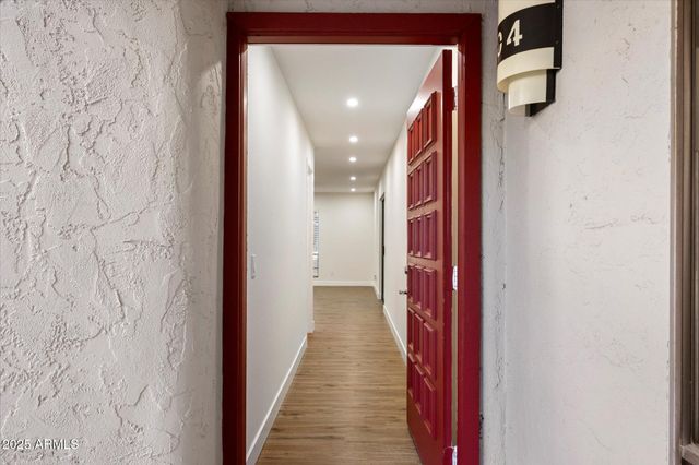 5217 N 24TH Street 104, Phoenix, AZ 85016