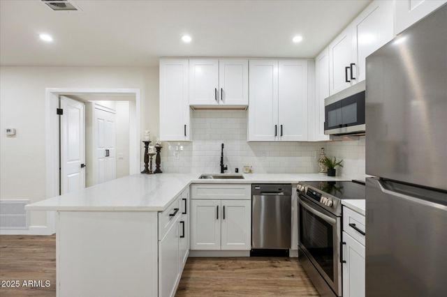 5217 N 24TH Street 104, Phoenix, AZ 85016