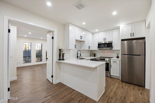 5217 N 24TH Street 104, Phoenix, AZ 85016