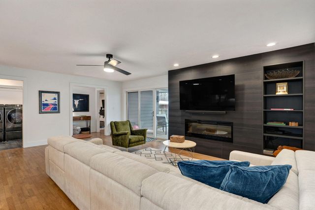 1910 S Saratoga Avenue, Springfield, MO 65804