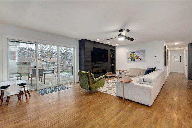 1910 S Saratoga Avenue, Springfield, MO 65804