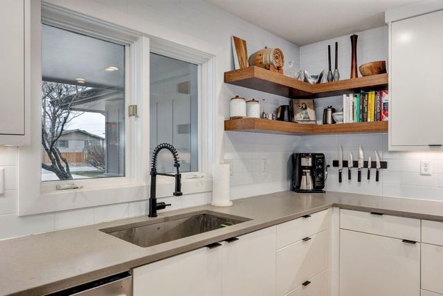 1910 S Saratoga Avenue, Springfield, MO 65804