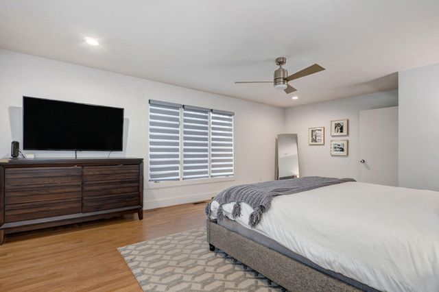 1910 S Saratoga Avenue, Springfield, MO 65804