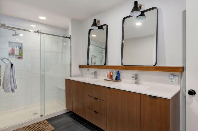 1910 S Saratoga Avenue, Springfield, MO 65804