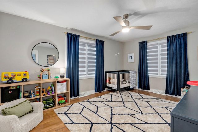 1910 S Saratoga Avenue, Springfield, MO 65804