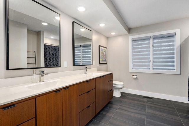 1910 S Saratoga Avenue, Springfield, MO 65804