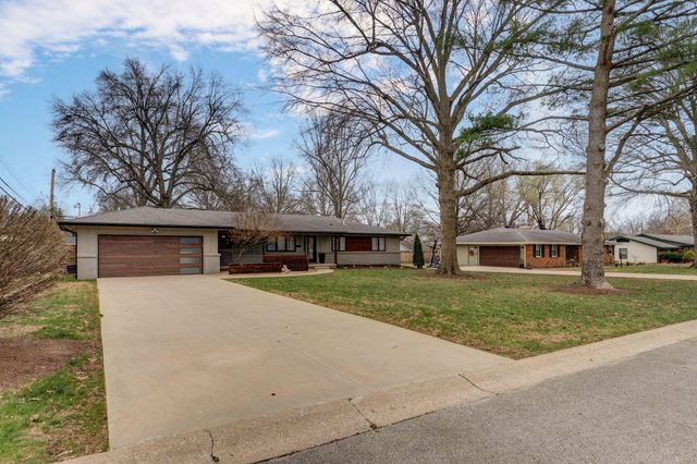 1910 S Saratoga Avenue, Springfield, MO 65804