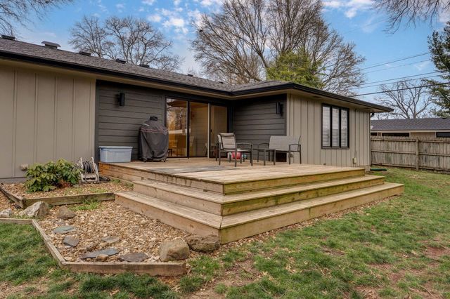 1910 S Saratoga Avenue, Springfield, MO 65804