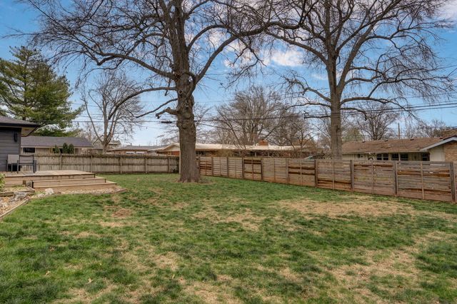 1910 S Saratoga Avenue, Springfield, MO 65804