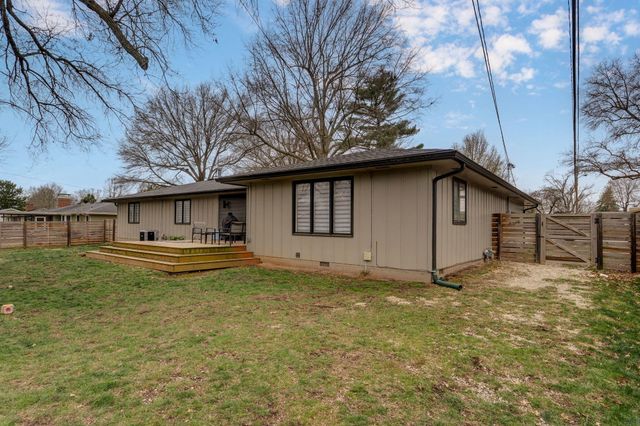 1910 S Saratoga Avenue, Springfield, MO 65804