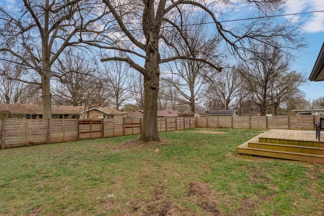 1910 S Saratoga Avenue, Springfield, MO 65804