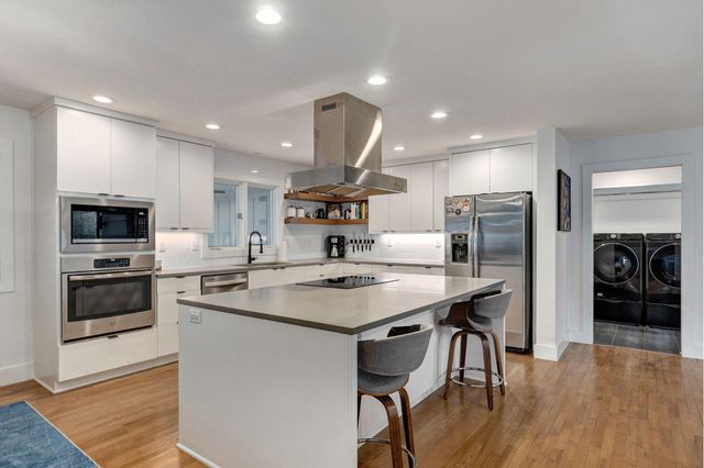 1910 S Saratoga Avenue, Springfield, MO 65804