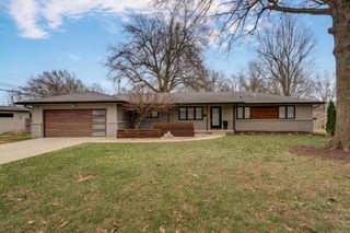 1910 S Saratoga Avenue, Springfield, MO 65804