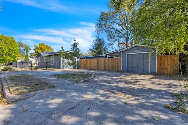 2701 Halbert Street, Fort Worth, TX 76112