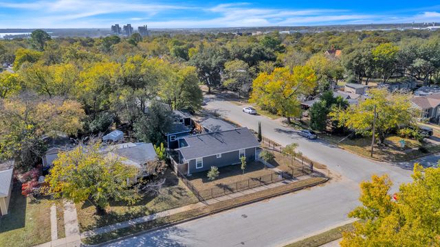 2701 Halbert Street, Fort Worth, TX 76112