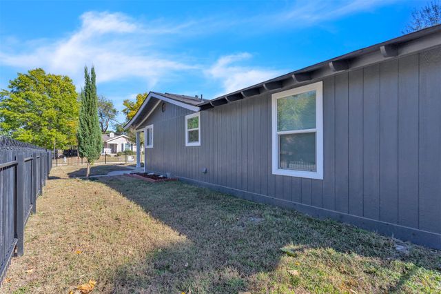 2701 Halbert Street, Fort Worth, TX 76112