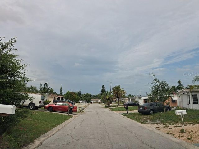 4926 COLONNADE AVENUE, Holiday, FL 34690