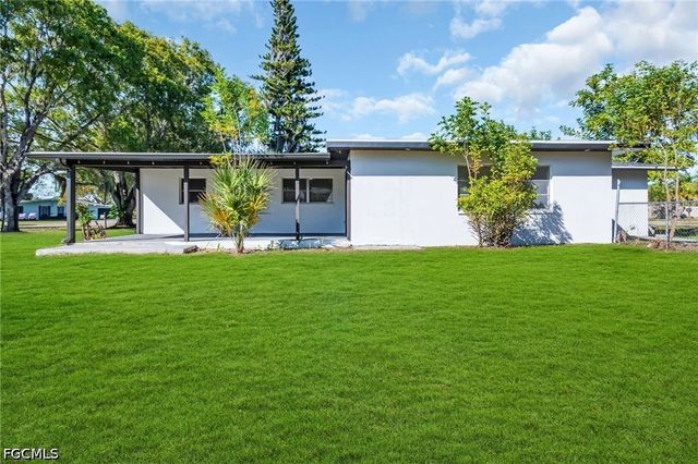 2114 Davis BLVD, Fort Myers, FL 33905