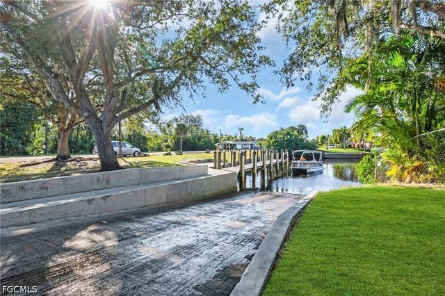 2114 Davis BLVD, Fort Myers, FL 33905