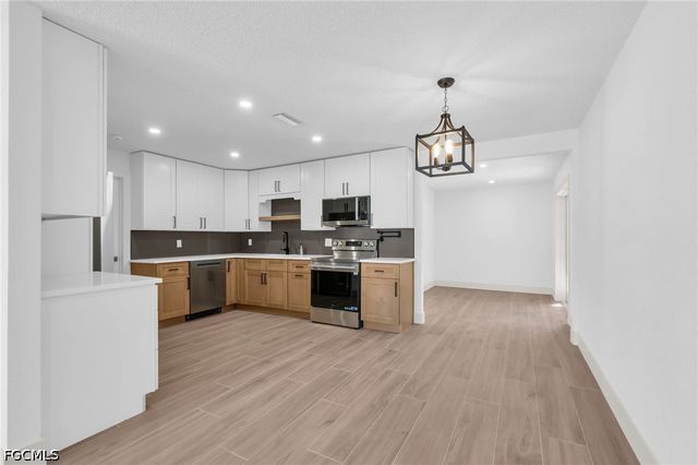 2114 Davis BLVD, Fort Myers, FL 33905