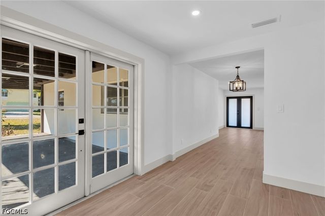 2114 Davis BLVD, Fort Myers, FL 33905