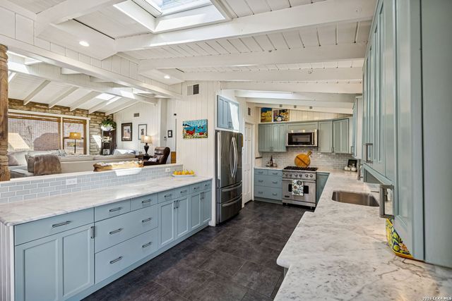 1520 Rocky River, Canyon Lake, TX 78133