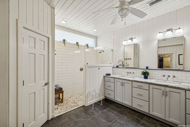 1520 Rocky River, Canyon Lake, TX 78133