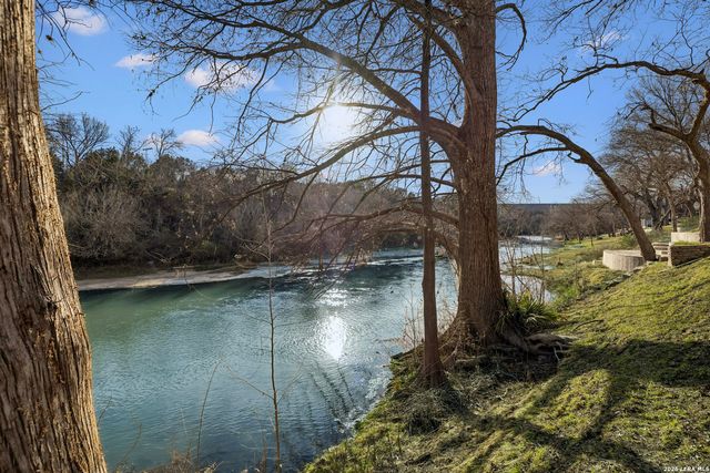 1520 Rocky River, Canyon Lake, TX 78133