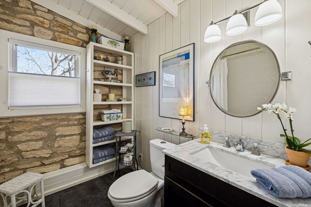 1520 Rocky River, Canyon Lake, TX 78133