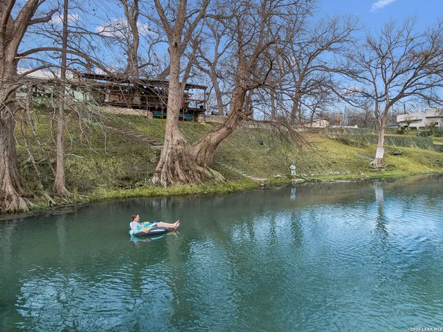 1520 Rocky River, Canyon Lake, TX 78133