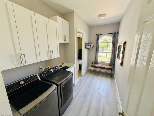 3960 1st AVE NW, Naples, FL 34119