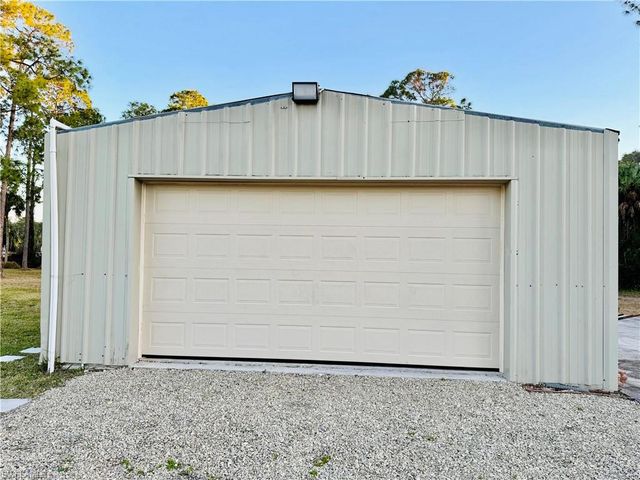 3960 1st AVE NW, Naples, FL 34119