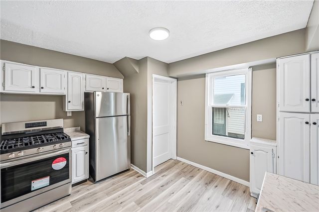 1204 Griswold St, Sharon, PA 16146