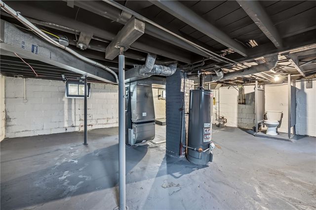 1204 Griswold St, Sharon, PA 16146