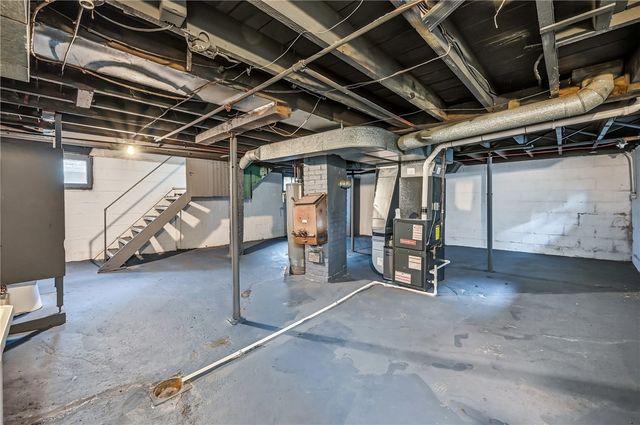 1204 Griswold St, Sharon, PA 16146