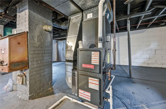 1204 Griswold St, Sharon, PA 16146