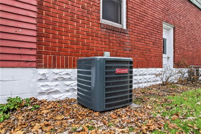 1204 Griswold St, Sharon, PA 16146