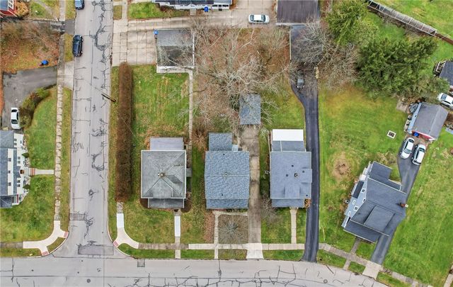 1204 Griswold St, Sharon, PA 16146