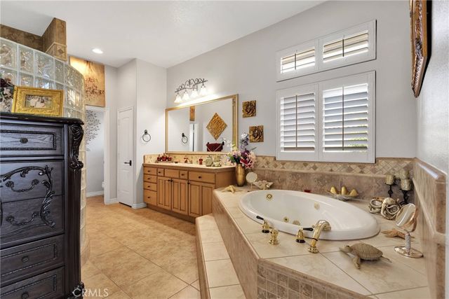 19189 Kanbridge, Apple Valley, CA 92308