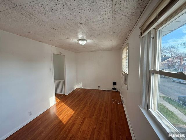 507 Lake Avenue 2nd fl, Lyndhurst, NJ 07071