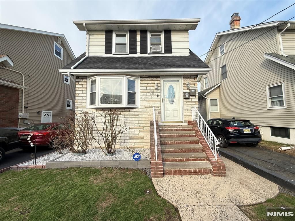 507 Lake Avenue 2nd fl, Lyndhurst, NJ 07071