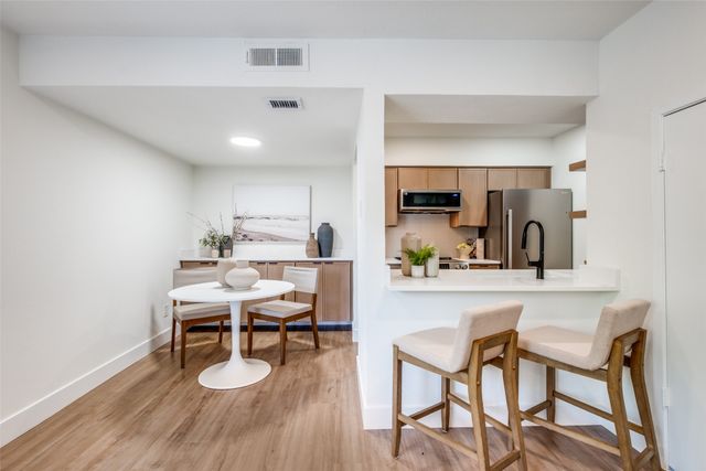 4020 Holland Avenue 211, Dallas, TX 75219