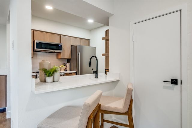 4020 Holland Avenue 211, Dallas, TX 75219