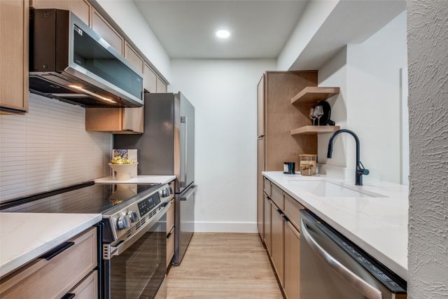 4020 Holland Avenue 211, Dallas, TX 75219