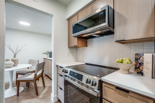 4020 Holland Avenue 211, Dallas, TX 75219