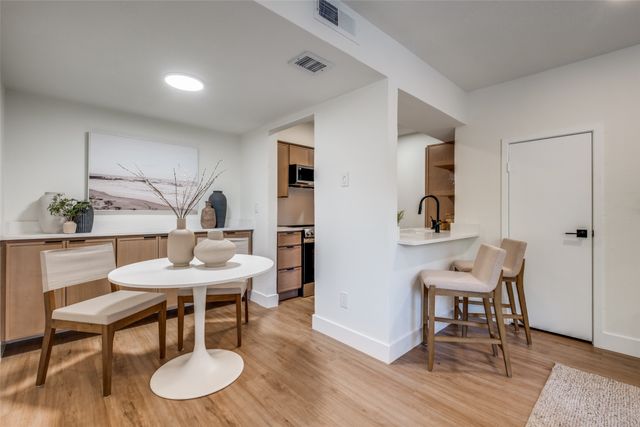 4020 Holland Avenue 211, Dallas, TX 75219