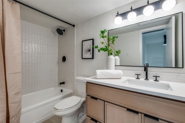 4020 Holland Avenue 211, Dallas, TX 75219