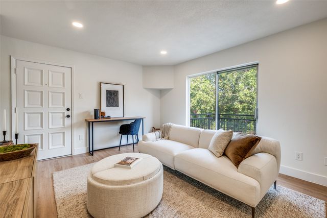 4020 Holland Avenue 211, Dallas, TX 75219