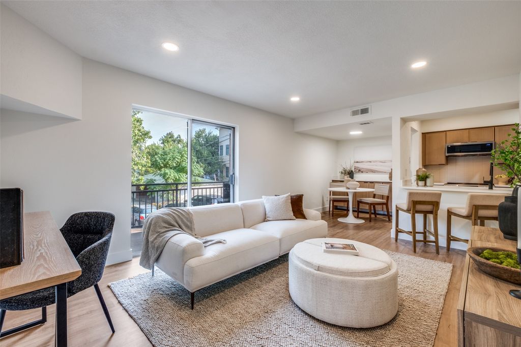 4020 Holland Avenue 211, Dallas, TX 75219