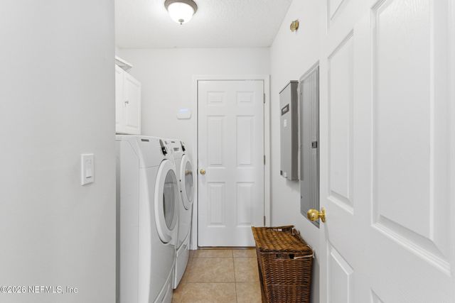 574 WHITFIELD Road, Jacksonville, FL 32221